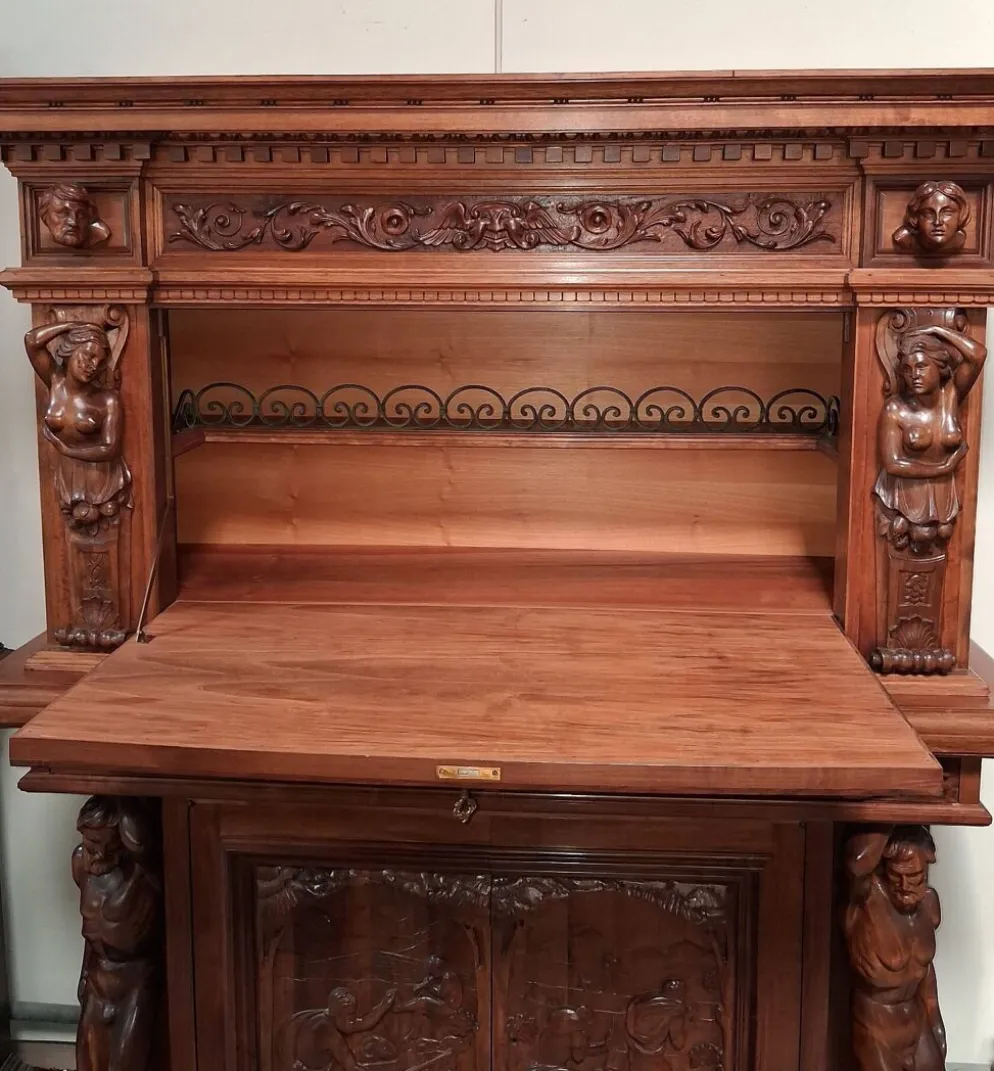 Secrétaire à abattant de style Renaissance, XIXe siècle
