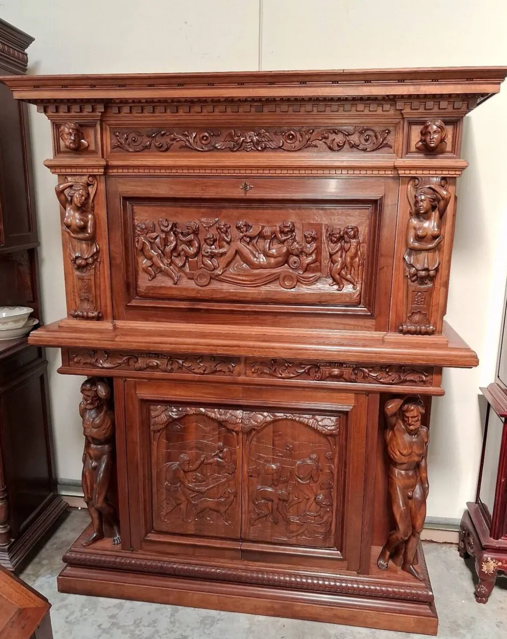 Secrétaire à abattant de style Renaissance, XIXe siècle