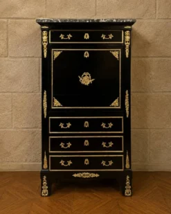 Secrétaire à abattant en bois laqué noir et bronzes dorés – Style Boulle