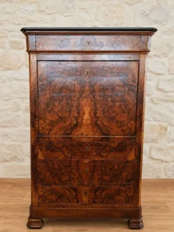 Secrétaire à abattant en ronce de noyer – époque Restauration, XIXe siècle