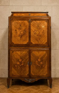 Secrétaire à abattant marqueté de style Louis XV vers 1900