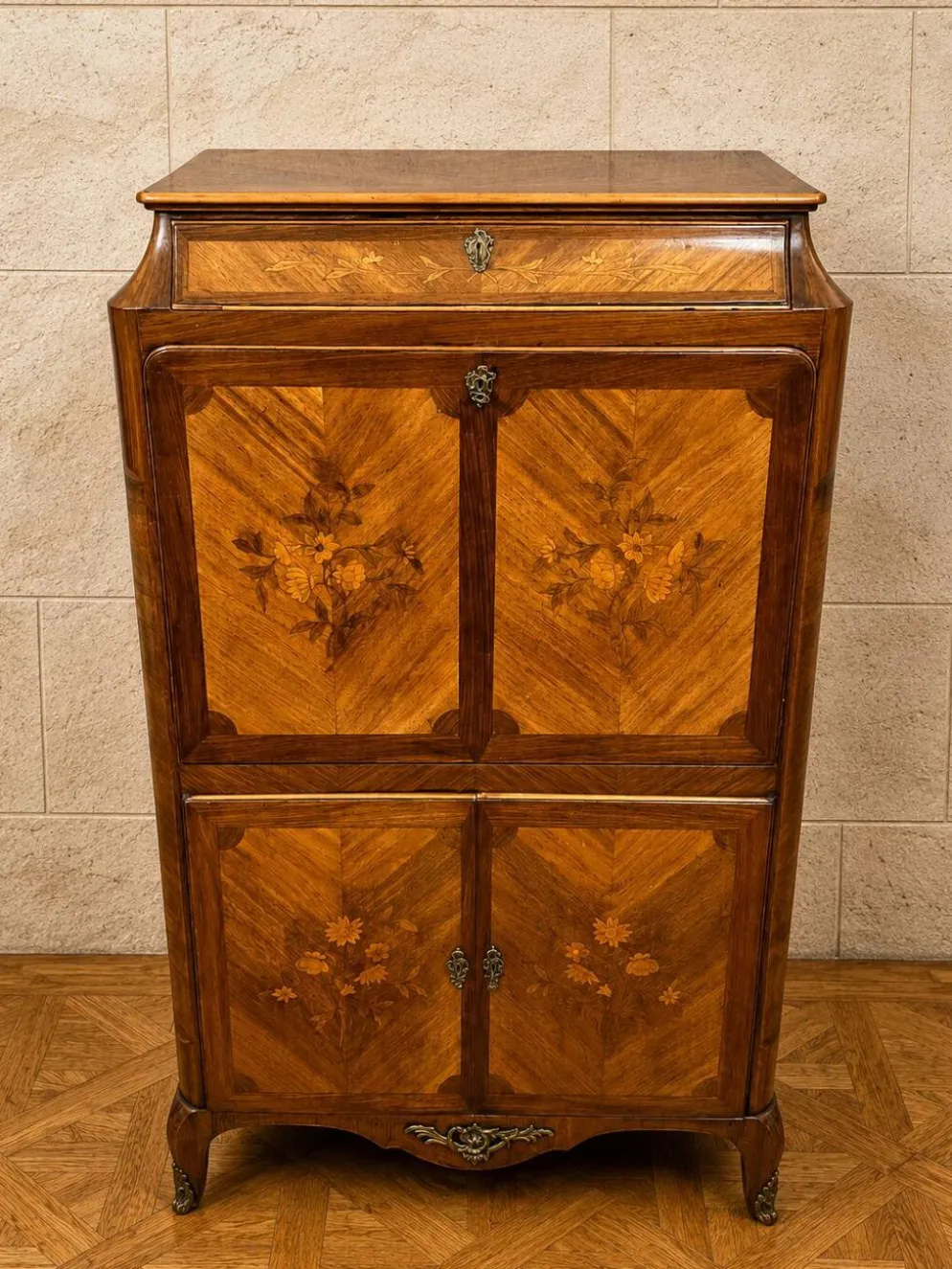Secrétaire à abattant marqueté de style Louis XV vers 1900