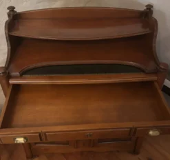 Secrétaire à abattant vintage avec plateau en cuir vert et incrustations