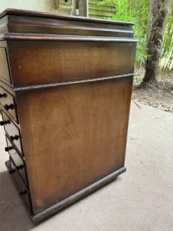 secrétaire ancien