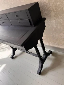 Secrétaire ancien patiné, noir charbon