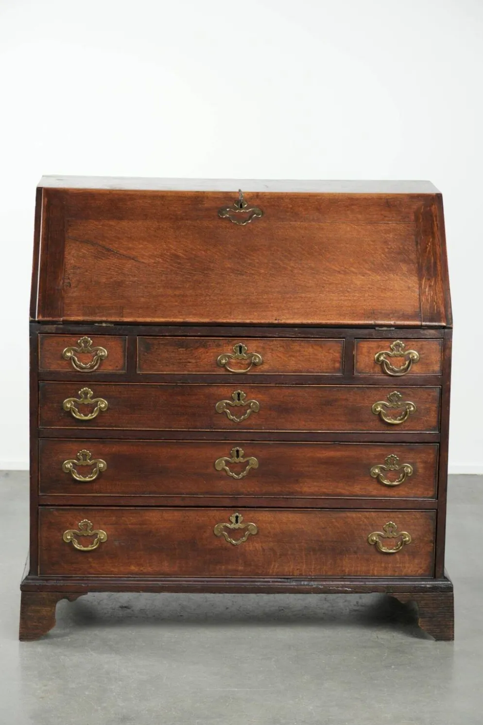 Secrétaire anglais antique du XVIIIe siècle en chêne.