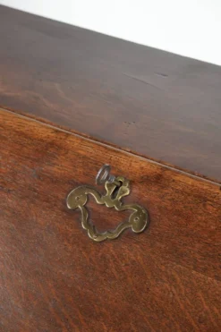 Secrétaire anglais antique du XVIIIe siècle en chêne.