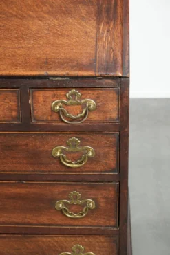Secrétaire anglais antique du XVIIIe siècle en chêne.