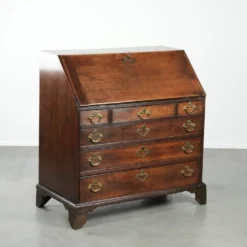 Secrétaire anglais antique du XVIIIe siècle en chêne.