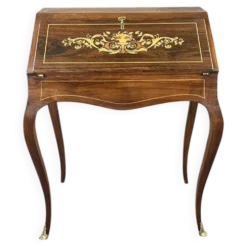 Secrétaire avec un front rabattable en marqueterie, style Louis XV, 19e siècle.