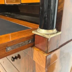 Secrétaire Biedermeier en noyer et érable, 1820