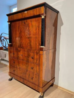 Secrétaire Biedermeier en noyer et érable, 1820