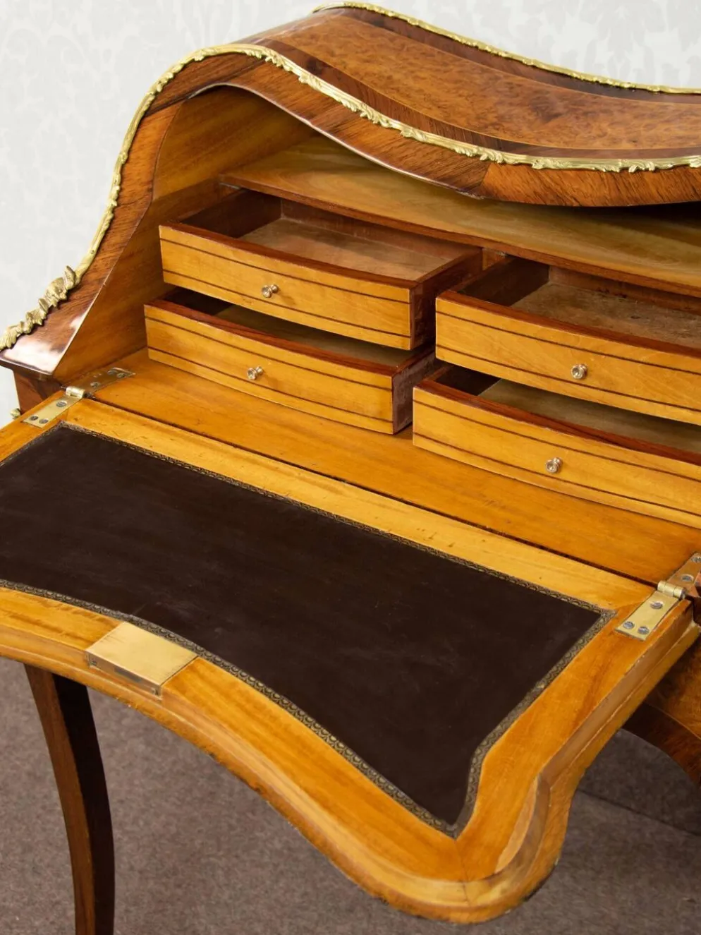 Secrétaire Bonheur du Jour Louis XV en palissandre et noyer 1870-1900