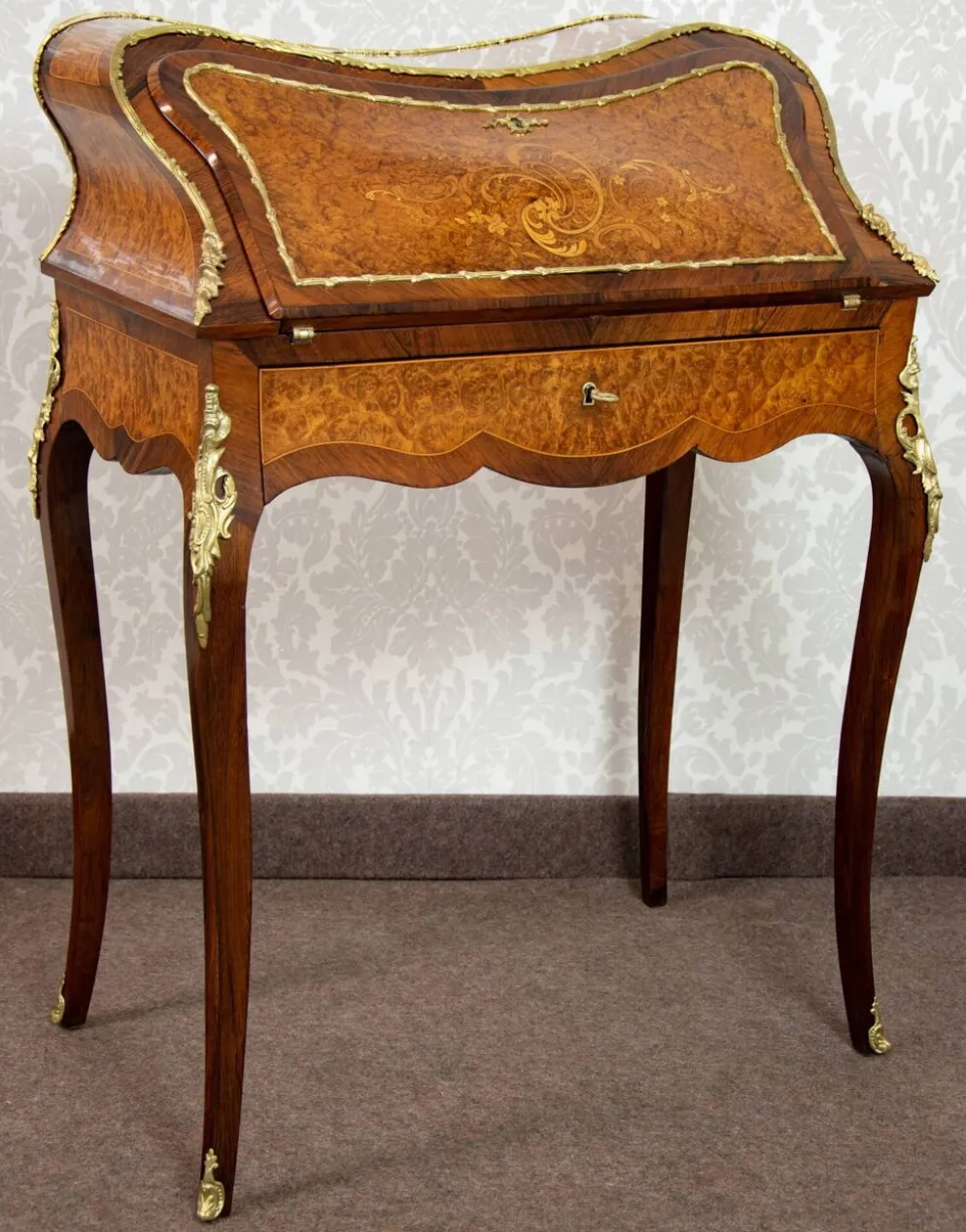 Secrétaire Bonheur du Jour Louis XV en palissandre et noyer 1870-1900