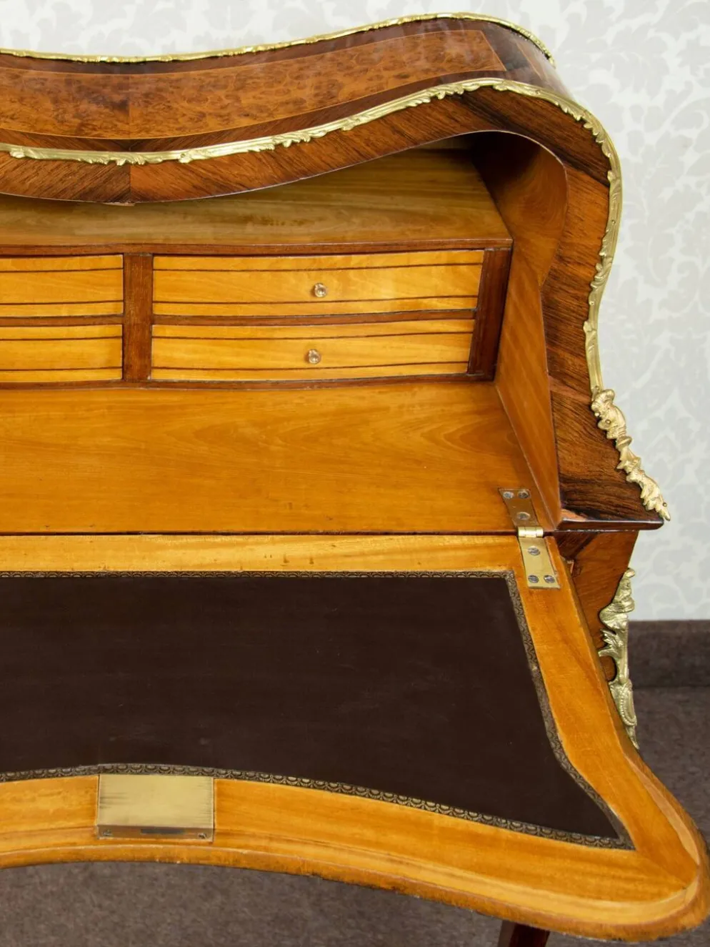 Secrétaire Bonheur du Jour Louis XV en palissandre et noyer 1870-1900