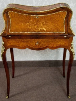 Secrétaire Bonheur du Jour Louis XV en palissandre et noyer 1870-1900