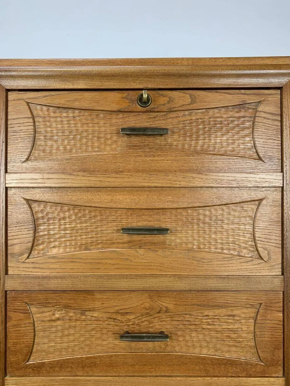 Secrétaire, bureau, commode en chêne, années 50
