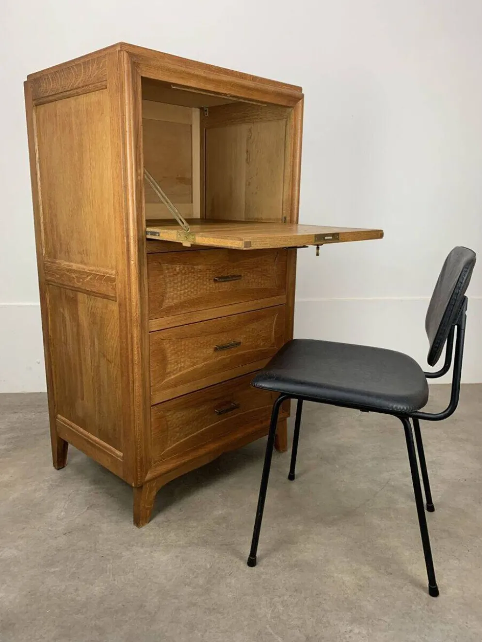 Secrétaire, bureau, commode en chêne, années 50