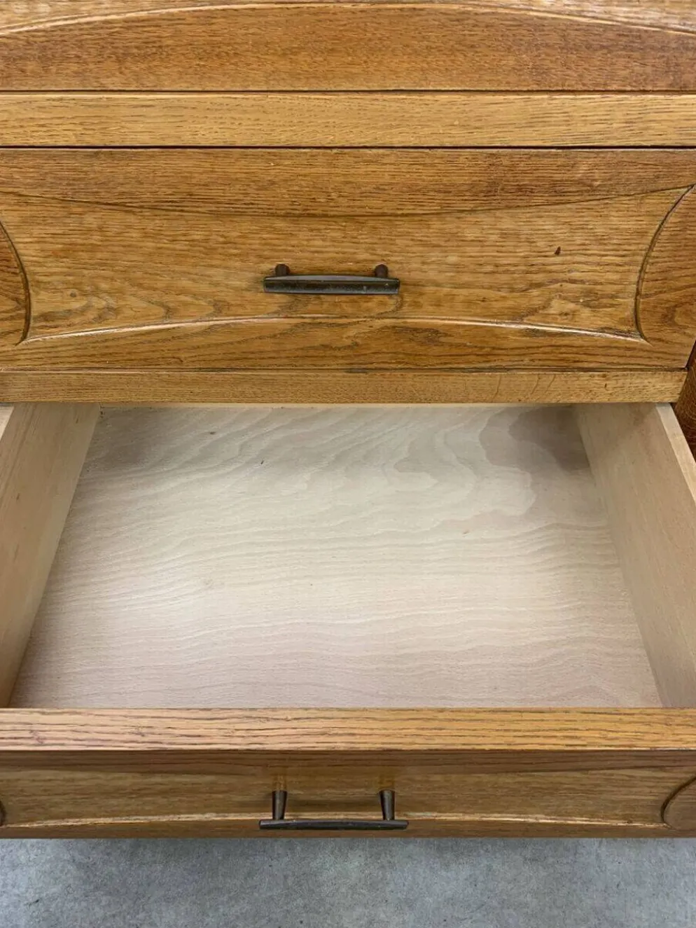 Secrétaire, bureau, commode en chêne, années 50