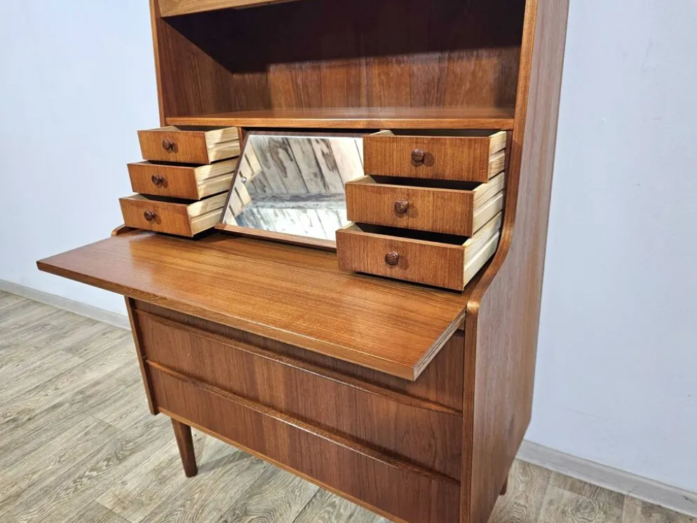 Secrétaire / Coiffeuse en teck, design danois, années 1960.