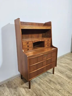 Secrétaire / Coiffeuse en teck, design danois, années 1960.