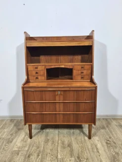Secrétaire / Coiffeuse en teck, design danois, années 1960.