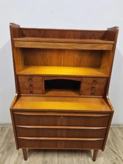 Secrétaire / Coiffeuse en teck, design danois, années 1960.