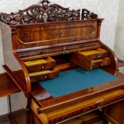 Secrétaire à cylindre Louis-Philippe en acajou 1850-1870