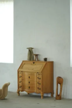 Secrétaire danois moderne en chêne à abattant, milieu du XXe siècle, années 1960