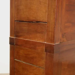 Secrétaire Directoire ancien en noyer, Italie, XVIIIe siècle