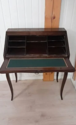 Secrétaire dos d'âne ou bureau de pente style Louis XV