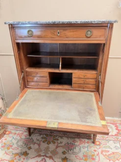 SECRÉTAIRE EN ACAJOU D’ÉPOQUE LOUIS XVI XVIII EME SIÈCLE