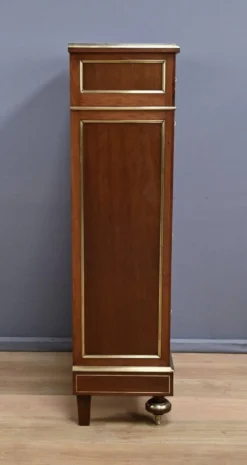 Secrétaire en acajou, style Louis XVI, époque Napoléon III – 2ème partie XIXe