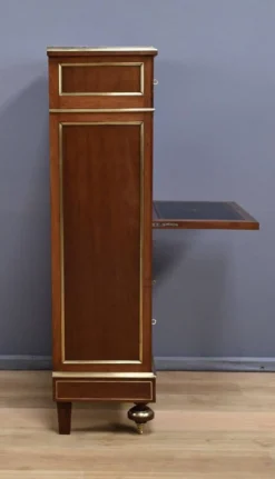 Secrétaire en acajou, style Louis XVI, époque Napoléon III – 2ème partie XIXe
