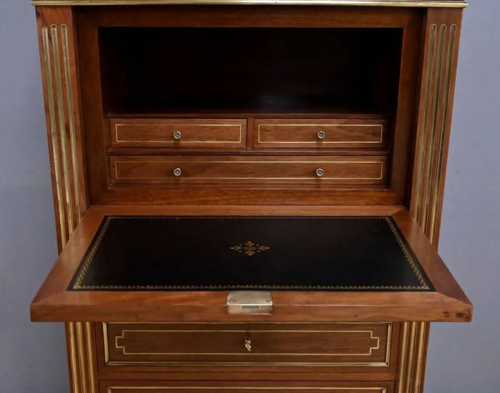 Secrétaire en acajou, style Louis XVI, époque Napoléon III – 2ème partie XIXe