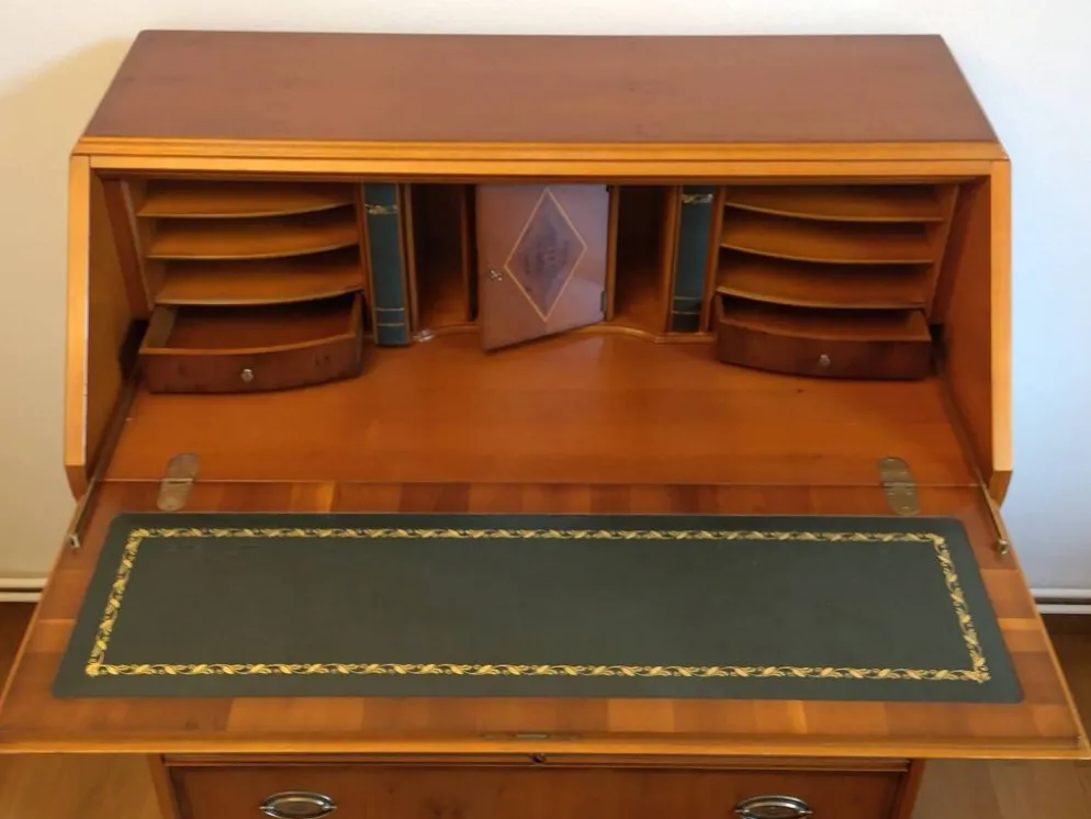Secrétaire en cerisier avec marqueterie par Heldense Exclusive