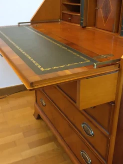 Secrétaire en cerisier avec marqueterie par Heldense Exclusive
