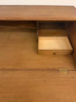 Secrétaire en chêne sculpté