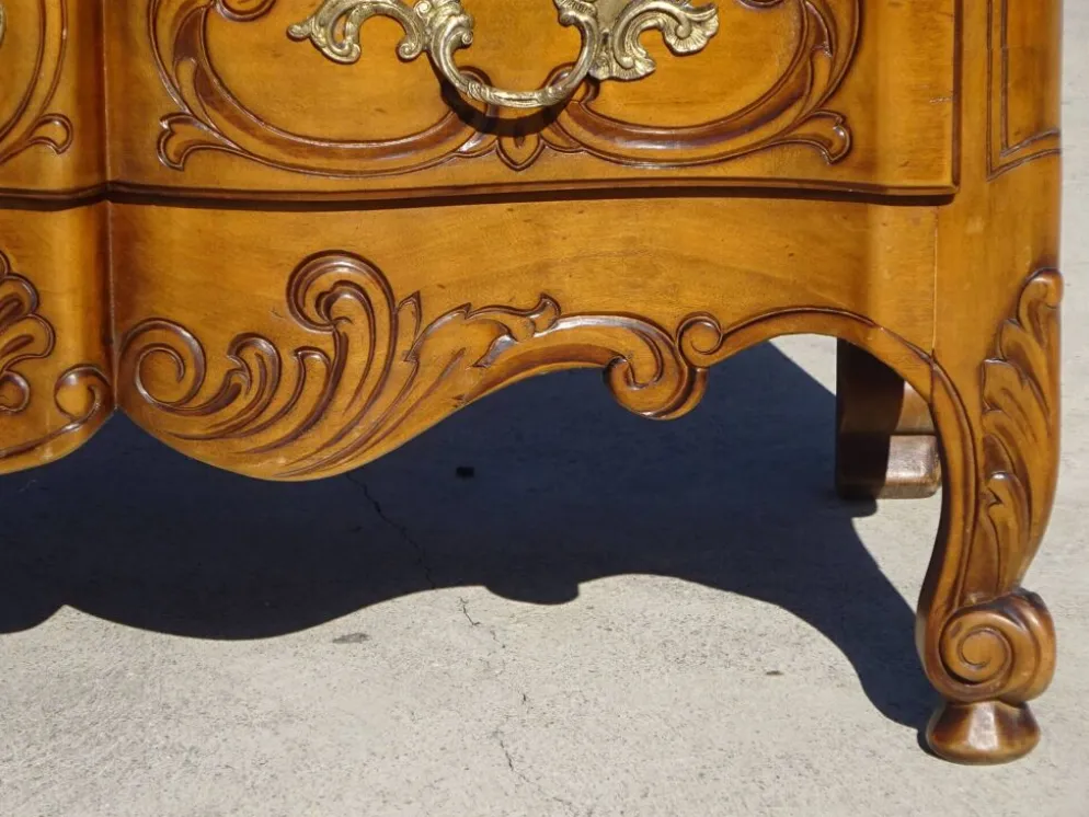 Secrétaire en merisier massif style Louis XV