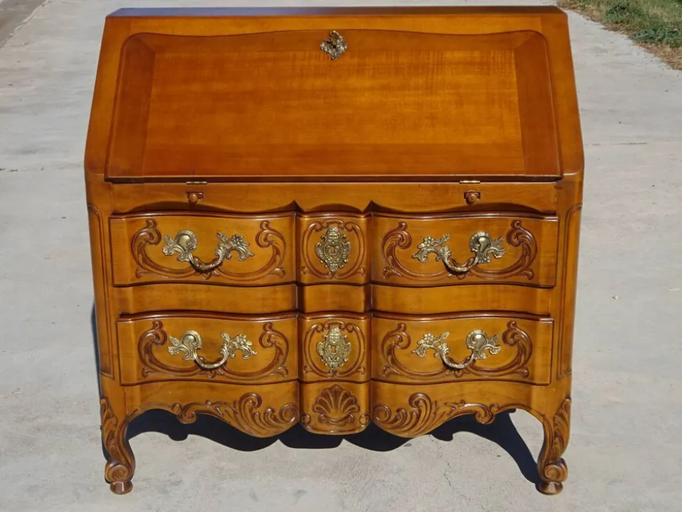 Secrétaire en merisier massif style Louis XV