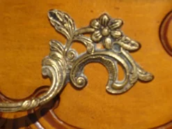 Secrétaire en merisier massif style Louis XV