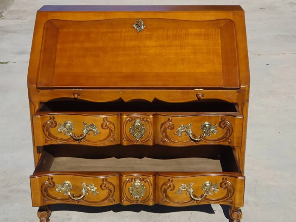 Secrétaire en merisier massif style Louis XV