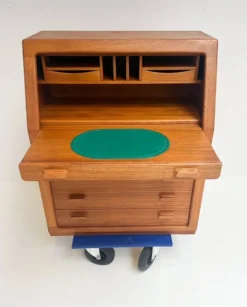 Secrétaire en teck par Dyrlund, années 1960