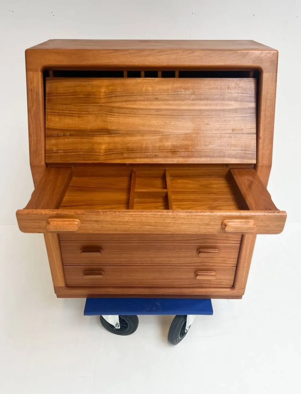 Secrétaire en teck par Dyrlund, années 1960