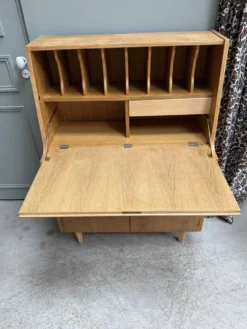 Secrétaire mid-century en chêne (rénovée)