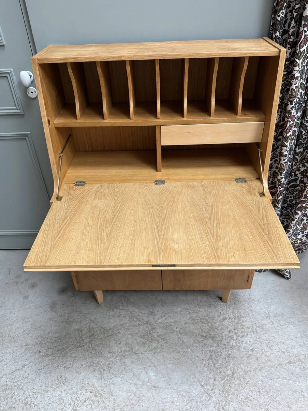 Secrétaire mid-century en chêne (rénovée)
