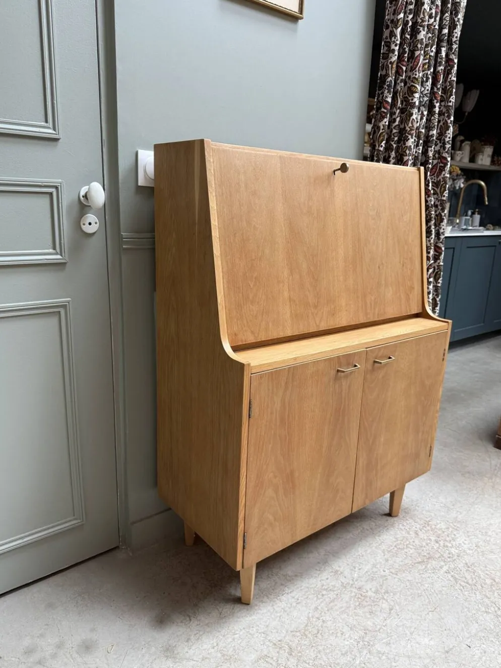 Secrétaire mid-century en chêne (rénovée)