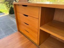 Secrétaire moderniste, années 60