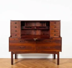 Secrétaire modèle n°69 en palissandre de Rio – Arne Wahl I