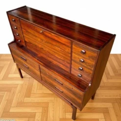 Secrétaire modèle n°69 en palissandre de Rio – Arne Wahl I